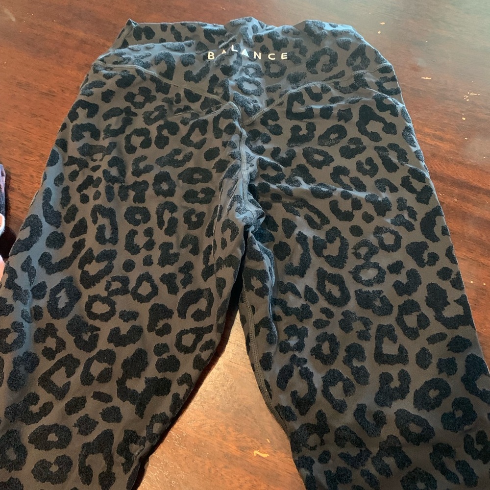 Balance Flocked Leggings